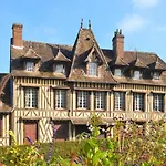 4 Bedroom Awesome Home In Lyons-La-Foret *