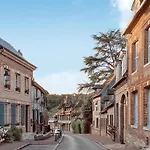 4 Bedroom Awesome Home In Lyons-La-Foret Holiday home