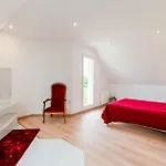 4 Bedroom Awesome Home In Lyons-La-Foret Holiday home *