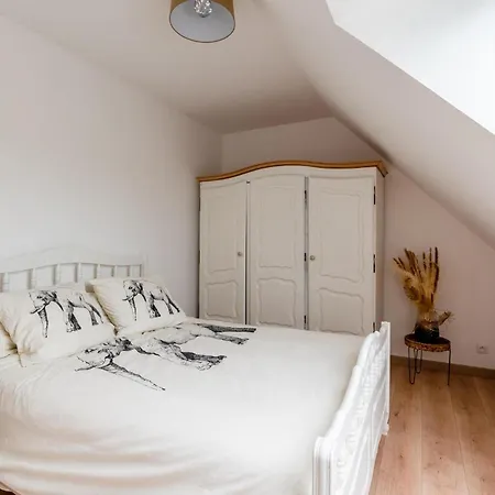 4 Bedroom Beautiful In * Lyons-la-Forêt