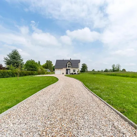 Holiday home 4 Bedroom Awesome Home In Lyons-La-Foret Lyons-la-Foret