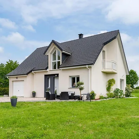 Holiday home 4 Bedroom Awesome Home In Lyons-La-Foret